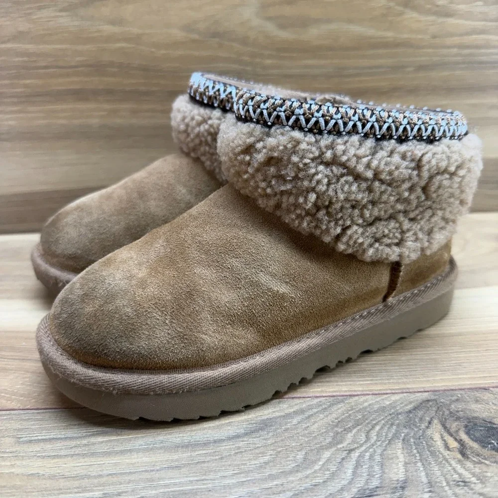 UGG Ultra Mini Maxi Curly Sherpa Boots Little Girls 12 Chestnut Suede Zip Cozy